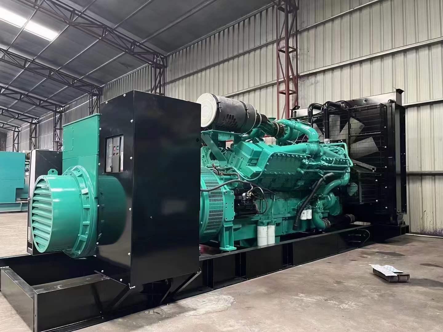 莲花如何降低 800kW 柴油发电机输出电流的波动？